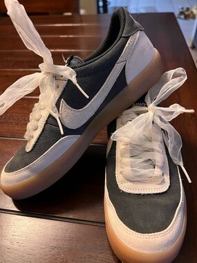 Nike Killshot 2 Black and White Suede Low-Top Sneakers with Gum Sole sz 8